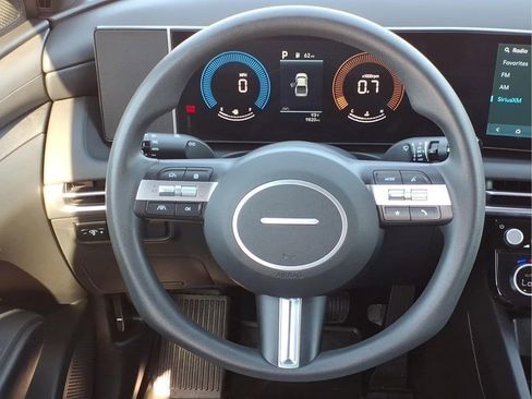 Used 2025 Hyundai Santa Cruz SEL FWD image 21