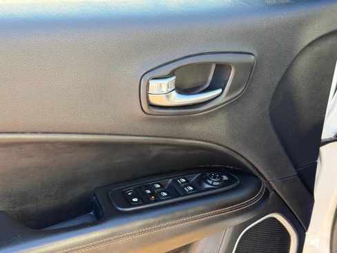 Used 2019 Jeep Compass Limited image 18