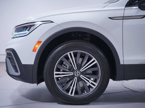 Used 2024 Volkswagen Tiguan Wolfsburg Edition AWD/4WD image 2