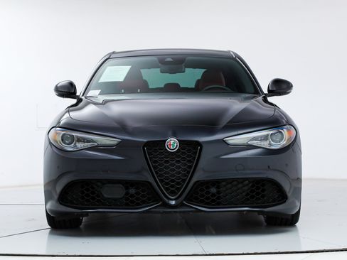 Used 2023 Alfa Romeo Giulia Veloce RWD image 8