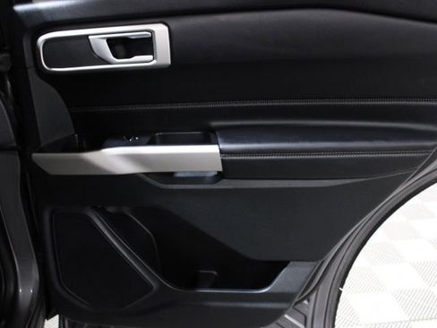 Used 2023 Ford Explorer XLT image 24