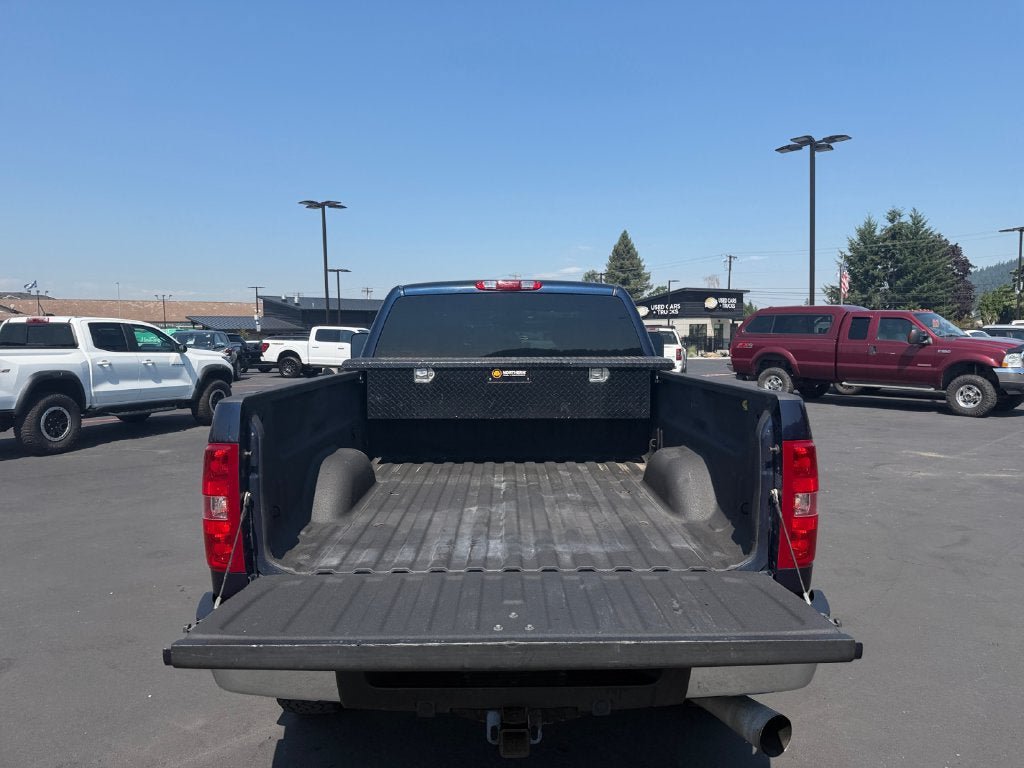 Used 2009 Chevrolet Silverado 2500 LTZ w/ Safety Package AWD/4WD image 23