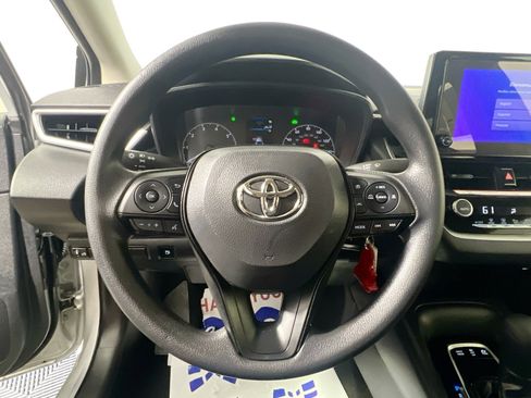 Used 2025 Toyota Corolla LE image 17