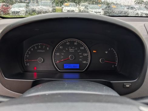 Used 2010 Hyundai Elantra GLS FWD image 13