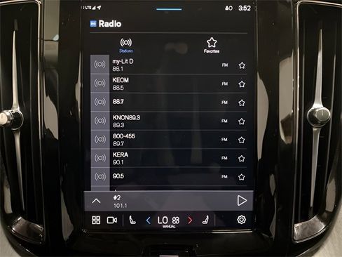 Used 2025 Volvo XC60 B5 Plus image 66