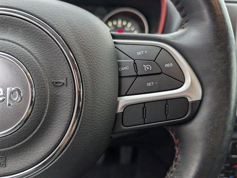 Used 2018 Jeep Compass Trailhawk w/ Navigation Group image 10