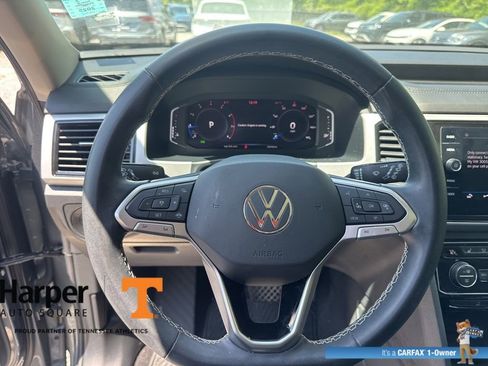 Used 2023 Volkswagen Atlas SE w/ Panoramic Sunroof Package FWD image 17