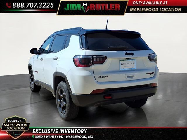 Used 2023 Jeep Compass Trailhawk AWD/4WD image 2
