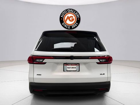 Used 2024 Toyota Grand Highlander XLE AWD/4WD image 6