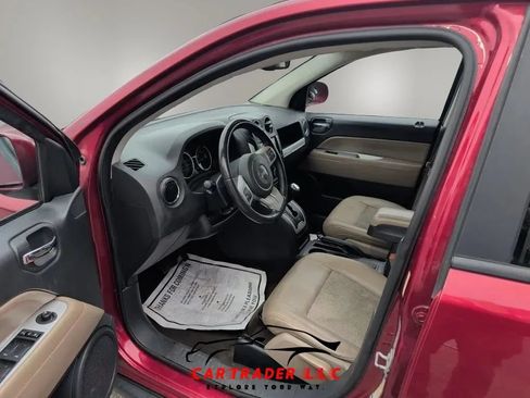 Used 2017 Jeep Compass Latitude FWD image 24