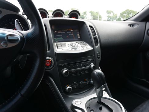 Used 2016 Nissan 370Z Coupe RWD image 31