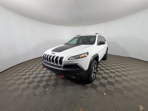Used 2017 Jeep Cherokee Trailhawk w/ Cold Weather Group image 27