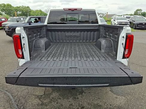 Used 2026 GMC Sierra 1500 AT4X w/ LPO, Black Badging Package AWD/4WD image 31