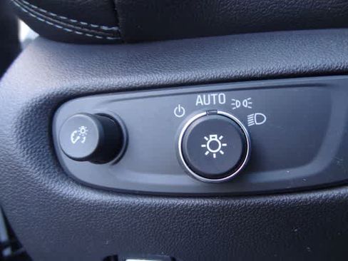 Used 2020 Chevrolet Blazer LT FWD image 17