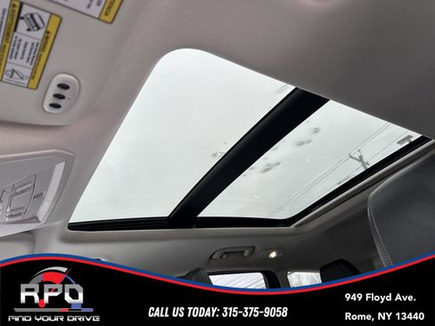 Used 2018 Ford Escape Titanium w/ Ford Safe & Smart Package image 16