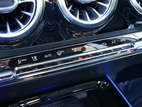 Used 2021 Mercedes-Benz GLA 250 4MATIC image 45