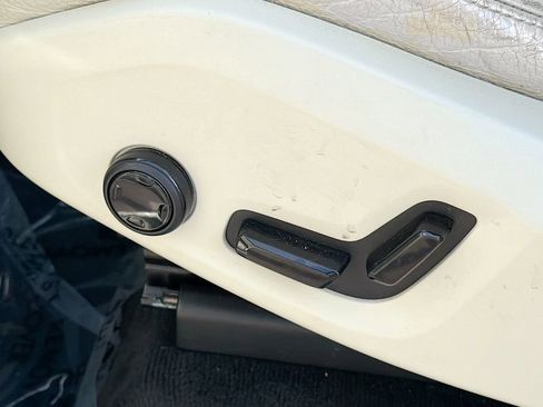 Used 2018 Volvo XC90 T6 Momentum w/ Convenience Package image 26