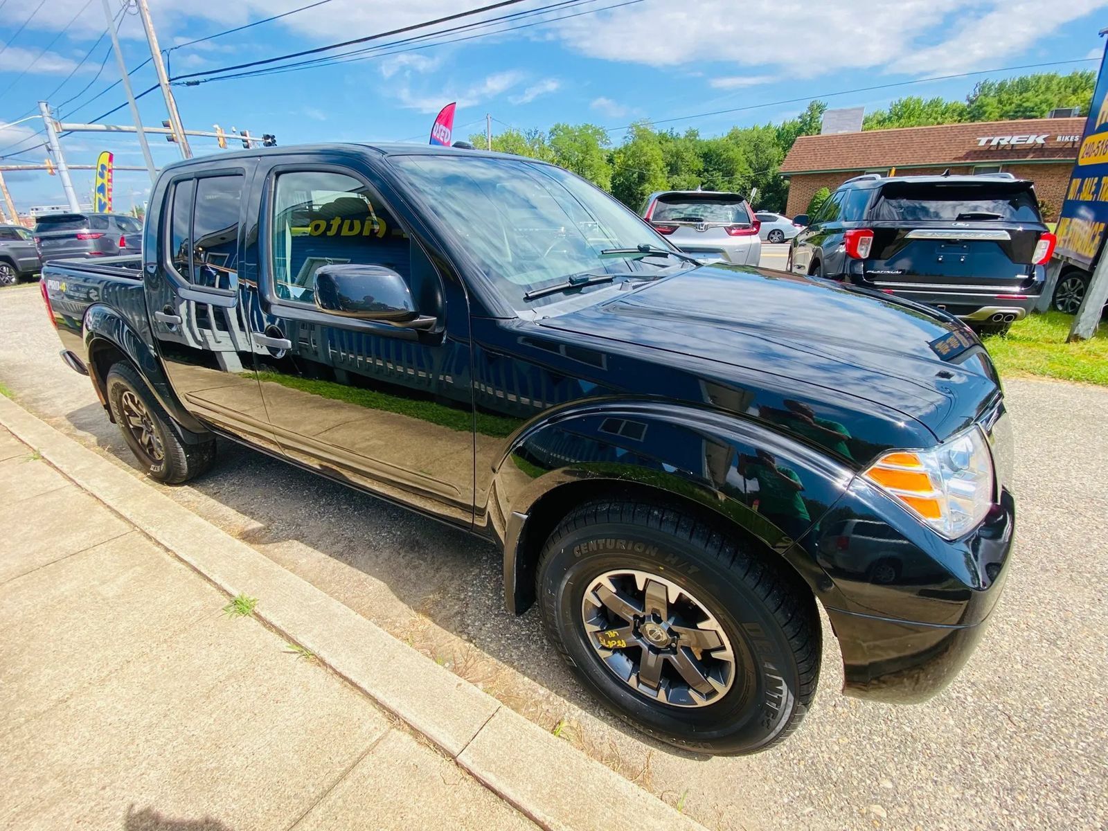 Used 2018 Nissan Frontier PRO-4X AWD/4WD image 5