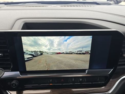 Used 2024 Chevrolet Silverado 3500 LT image 29