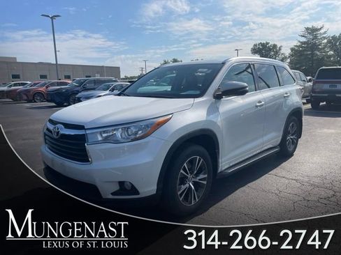 Used 2016 Toyota Highlander XLE AWD/4WD image 1