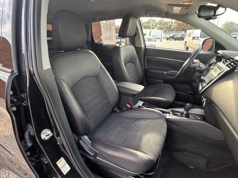 Used 2024 Mitsubishi Outlander Sport SE image 23