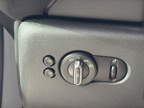 Used 2017 MINI Cooper 4-Door Hardtop image 20