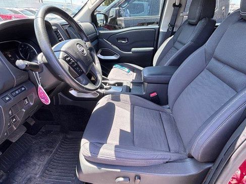 Used 2022 Nissan Frontier SV w/ Technology Package AWD/4WD image 8
