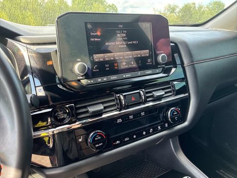 Used 2025 Nissan Pathfinder Rock Creek AWD/4WD image 17