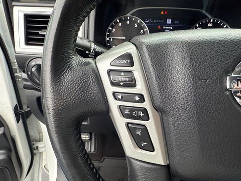 Used 2021 Nissan Titan SV w/ SV Convenience Package image 29