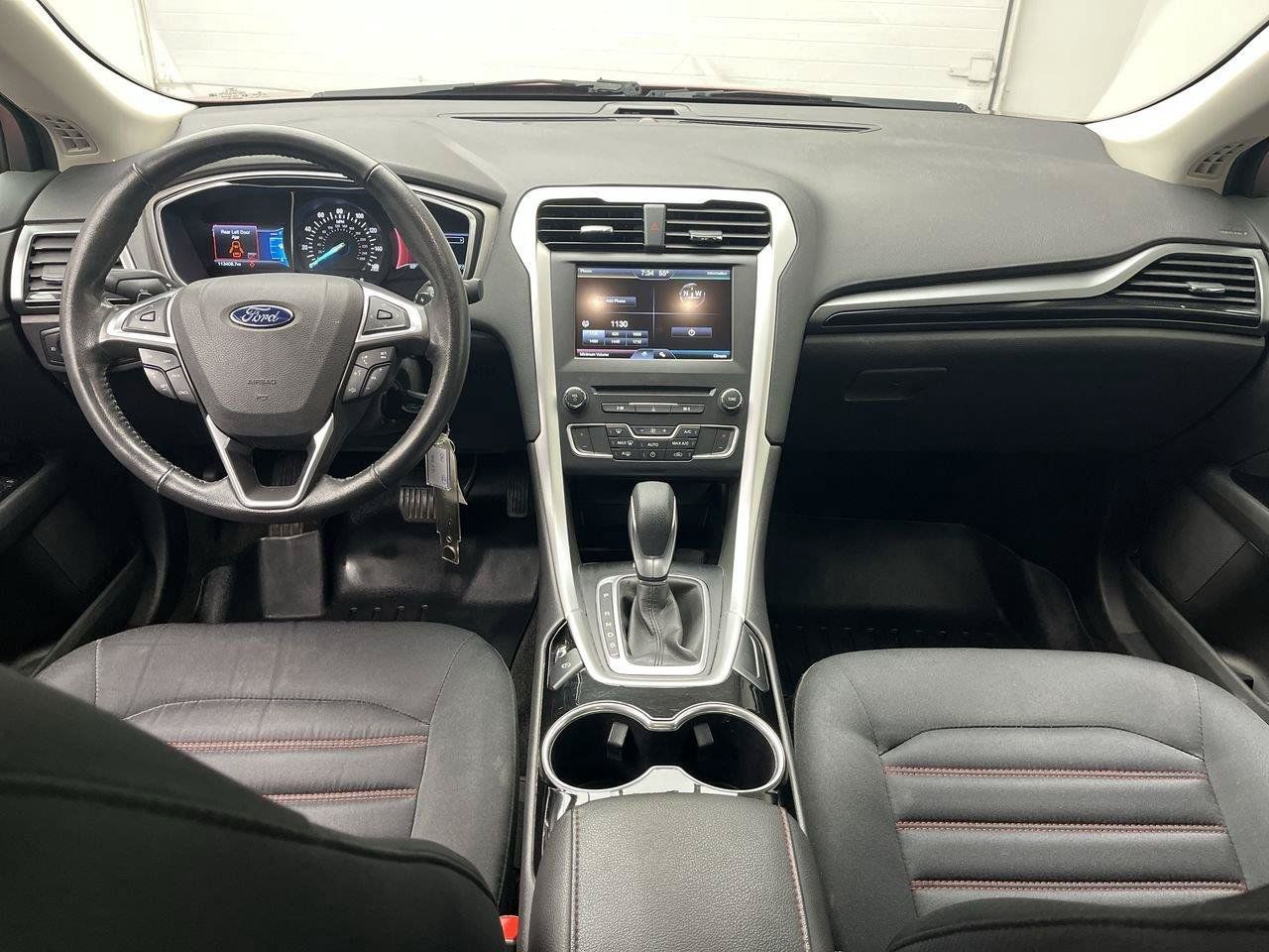 Used 2016 Ford Fusion SE AWD/4WD image 4