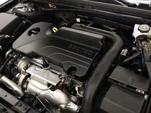 Used 2023 Chevrolet Malibu LT w/ Driver Confidence Package image 11