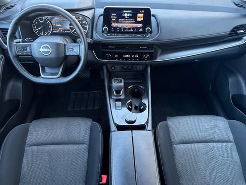 Used 2025 Nissan Rogue SV AWD/4WD image 18