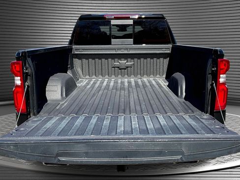 Used 2025 Chevrolet Silverado 1500 LT Trail Boss w/ Convenience Package II image 7