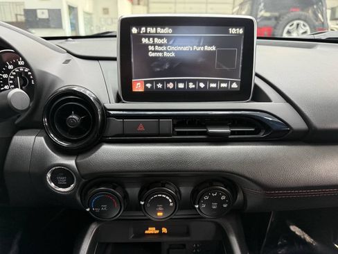 Used 2016 MAZDA MX-5 Miata Club RWD image 23
