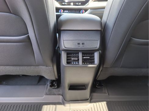 New 2026 Chevrolet Equinox LT w/ Convenience Package II FWD image 12