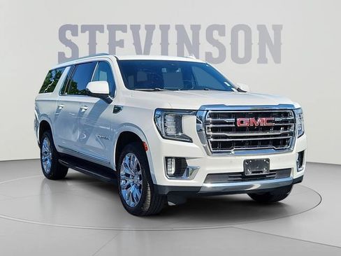 Used 2022 GMC Yukon XL SLT w/ SLT Luxury Package AWD/4WD image 7
