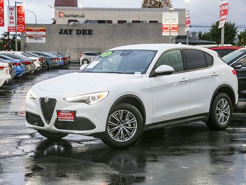 Used 2023 Alfa Romeo Stelvio Sprint RWD image 1