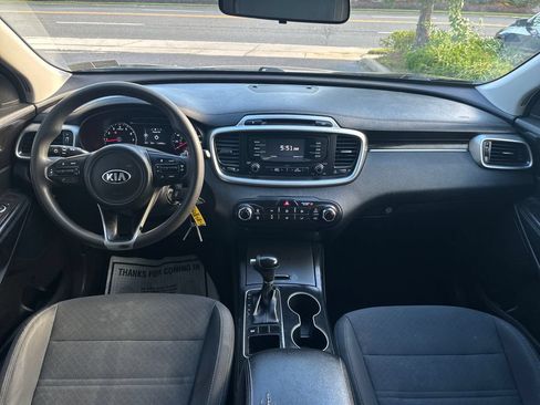 Used 2017 Kia Sorento FWD image 22
