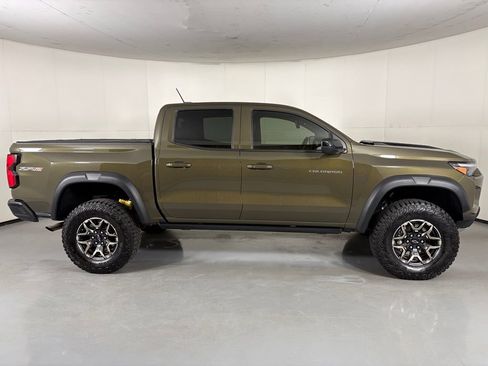 Used 2025 Chevrolet Colorado ZR2 AWD/4WD image 9