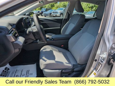 Used 2025 Toyota Camry LE AWD/4WD image 9