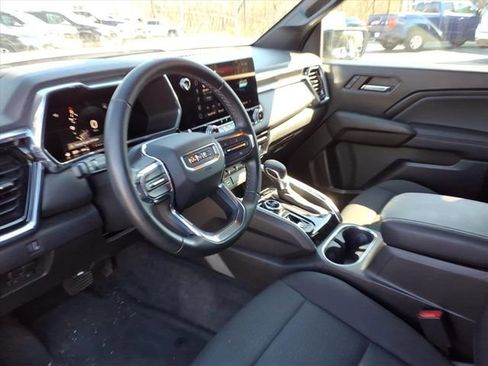 Used 2023 GMC Canyon Elevation w/ Convenience Package AWD/4WD image 3