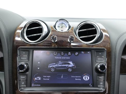 Used 2020 Bentley Bentayga Plug-In Hybrid AWD/4WD image 37
