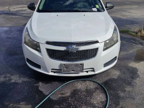 Used 2013 Chevrolet Cruze LS image 1