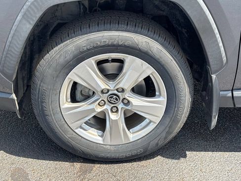 Used 2019 Toyota RAV4 XLE w/ Convenience Package AWD/4WD image 27