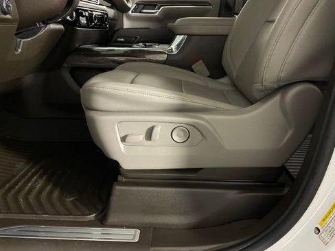 Used 2025 Chevrolet Silverado 2500 LTZ w/ LTZ Convenience Package image 30