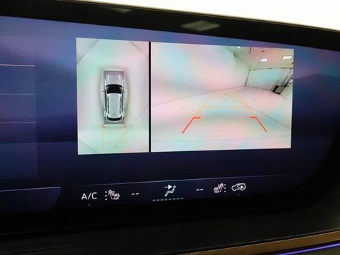 Used 2024 Buick Envision Avenir image 17