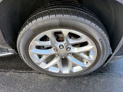 Used 2019 Cadillac Escalade Luxury image 11