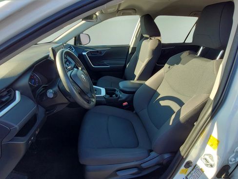 Used 2021 Toyota RAV4 LE image 25