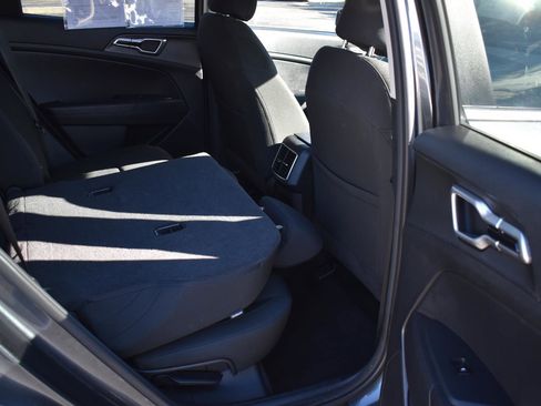 Used 2024 Kia Sportage LX image 16