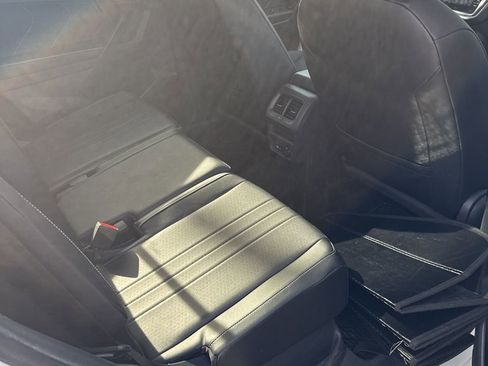 Used 2022 Volkswagen Tiguan SE image 13